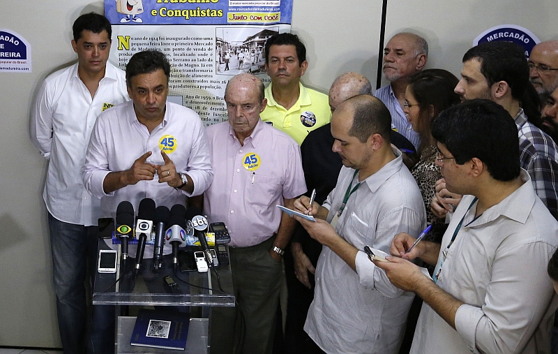 Senador permaneceu por 50 minutos no Mercadão de Madureira, mas não percorreu os boxes | REUTERS/Pilar Olivares