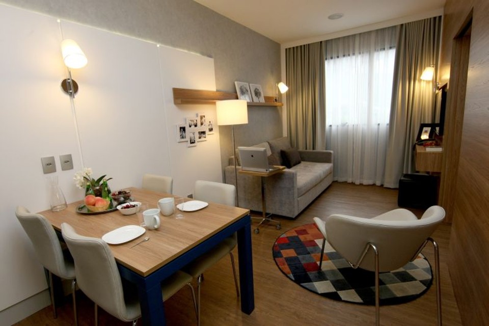 Quarto decorado do Adagio Batel: empreendimento terá 221 unidades | Aniele Nascimento/ Gazeta do Povo