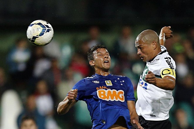 Alex saiu com derrota no último encontro que teve com o Cruzeiro na carreira | Albari Rosa / Gazeta do Povo