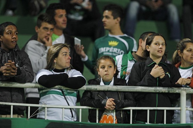 Torcida do Coritiba no jogo contra o São Paulo | 