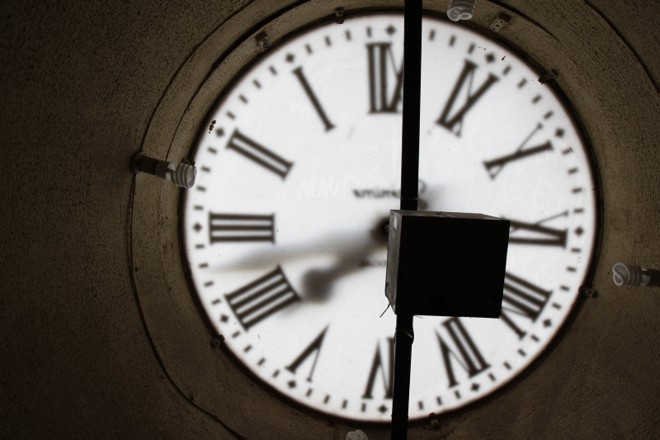 Atual mecanismo do relógio de uma das torres, hoje digital | 