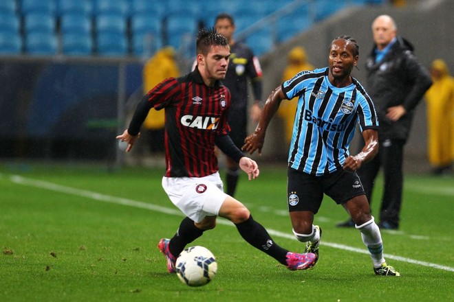 Nathan foi titular, mas novamente acabou substituído | 