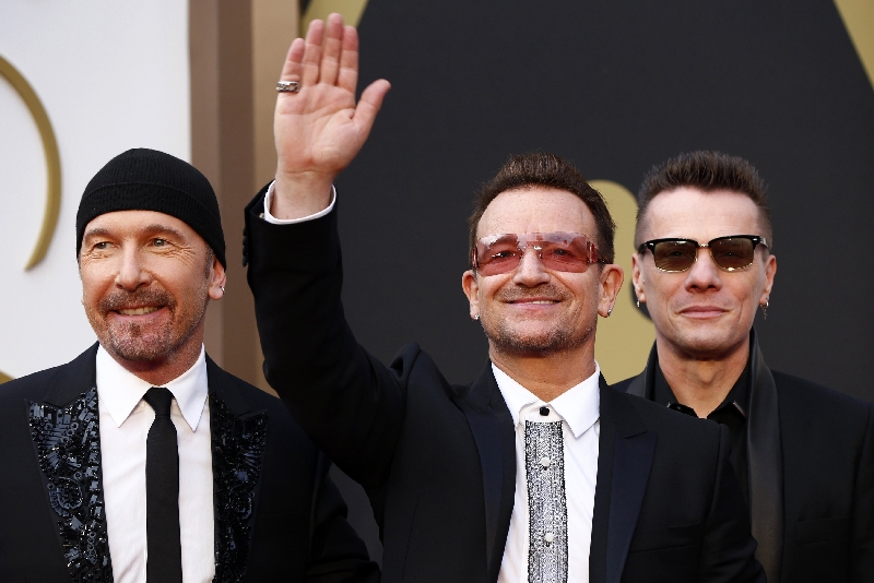 Bono e Mullen Jr., em março: jogada de marketing | Lucas Jackson/Reuters