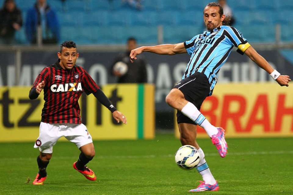 Barcos marcou no final e deu a vitória ao Grêmio contra o Furacão | Lucas Uebel/Grêmio