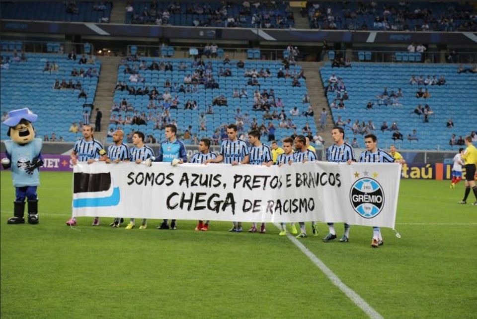 Mesmo com manifestação dos jogadores contra o racismo, parte da torcida do Grêmio voltou a ter manifestações preconceituosas | Reprodução Flickr Grêmio