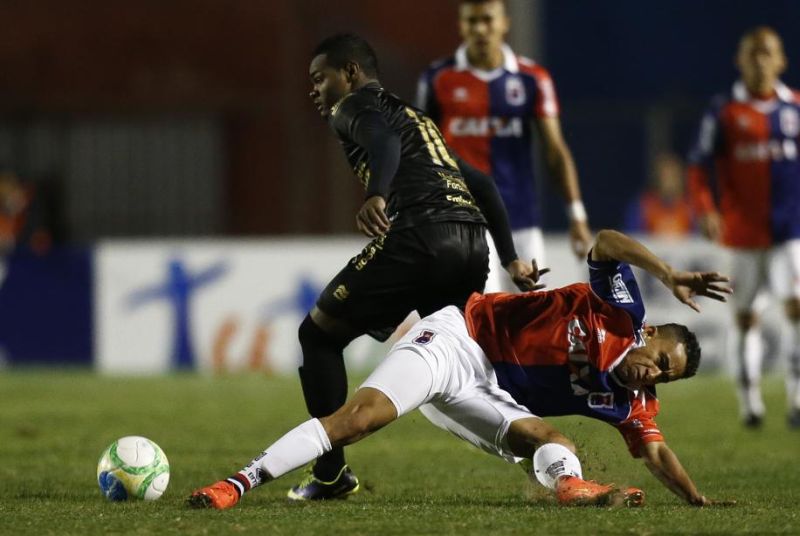 Em jogo ruim, Paraná e Ceará não balançaram as redes | Hugo Harada / Gazeta do Povo