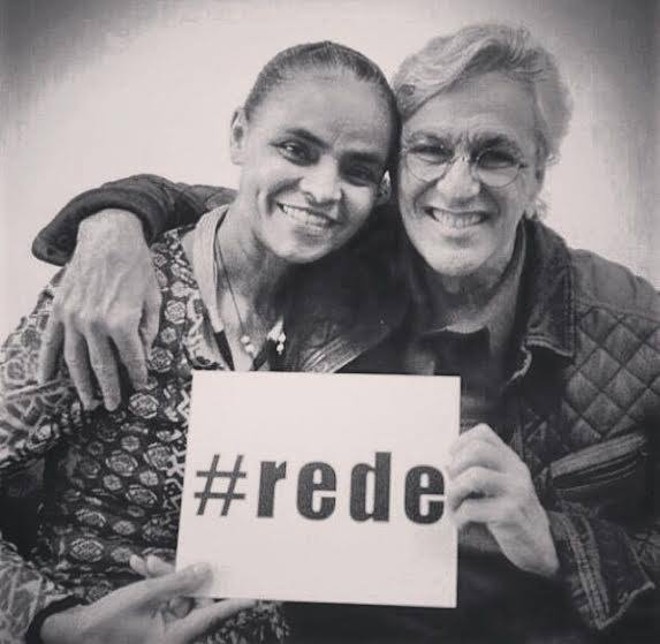 O cantor e compositor Caetano Veloso publicou texto em sua página no Facebook afirmando que, diferentemente dos amigos esquerdistas, não tem rejeição pela base liberal proposta por Marina Silva (PSB) |