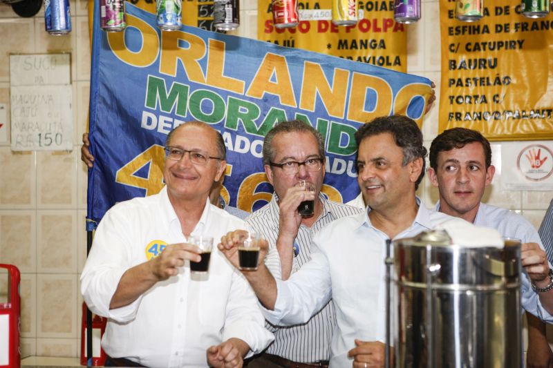 Aécio (à dir.) com o governador de São Paulo Geraldo Alckmin | Marcelo Ribeiro/ Divulgação