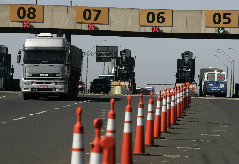 Praça de pedágio: TC havia recomendado em 2013 a redução das tarifas. Agora, alegando segurança jurídica, diz que só a Justiça pode fazer isso | Josue Teixeira / Gazeta do Povo
