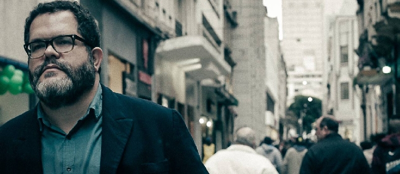 Integrante do inventivo grupo Passo Torto, músico lança seu quinto e difícil álbum solo | Fernando Eduardo/ Divulgação