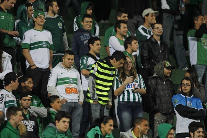 Torcida do Coritiba no jogo contra o São Paulo | 