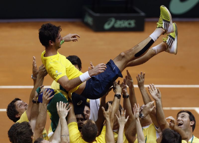 O brasileiro Thomaz Bellucci, fechou o confronto que deu vitória ao Brasil sobre a Espanha | Paulo Whitaker/Reuters