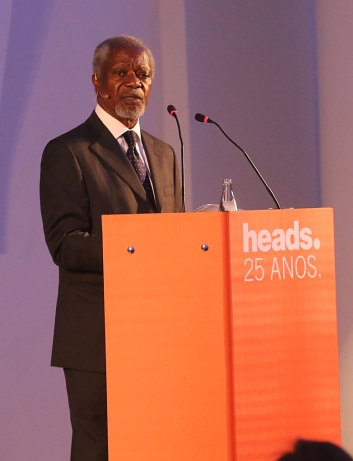 O ex-secretário-geral da ONU, Kofi Annan, durante seu aplaudido discurso na cerimônia de comemoração dos 25 anos da agência Heads Propaganda no Copacabana Palace | Murillo Tinoco/Divulgação