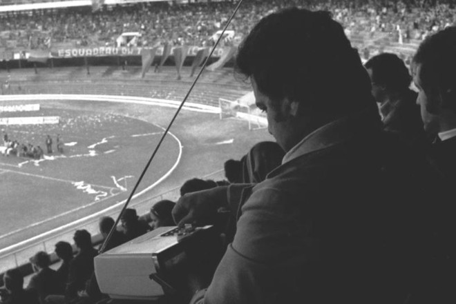 Torcedor sintoniza o rádio nas sociais do Couto Pereira | 