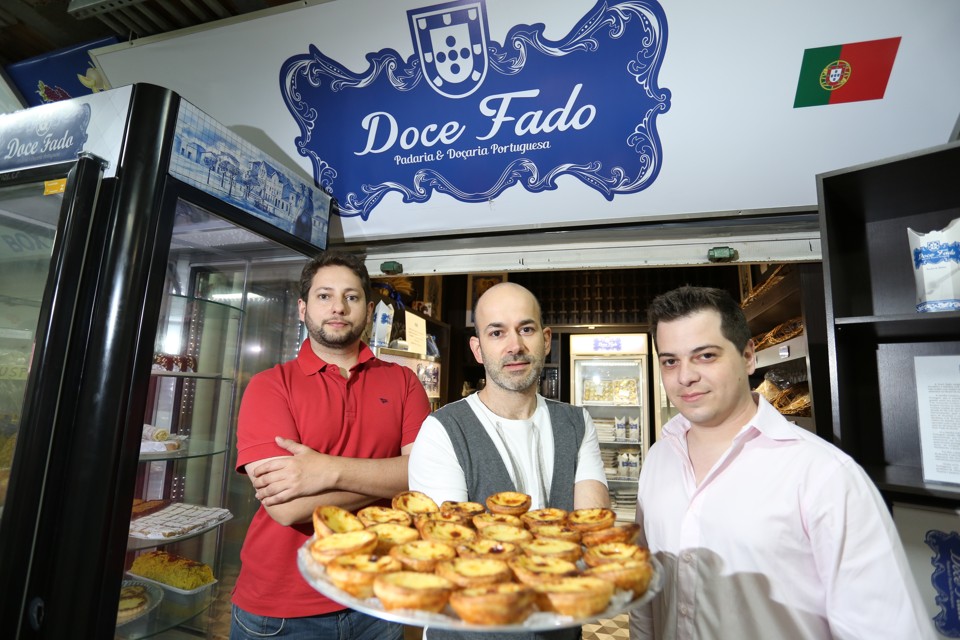 Sócios da loja de doces que começou este ano, dizem que  alcançaram sucesso antes do esperado. | Agência Gazeta do Povo/ Ivonaldo Alexandre