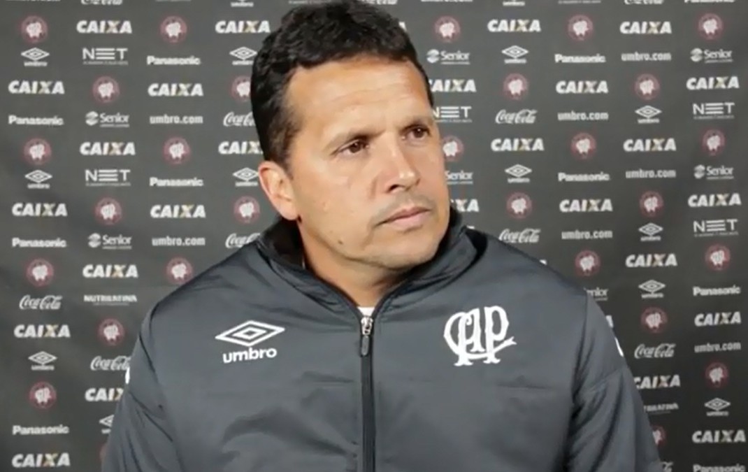 Claudinei Oliveira estreia neste domingo, às 18h30, contra o Palmeiras | Reprodução / TV CAP