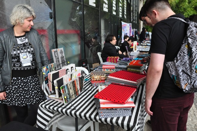 Estandes diversos fizeram a festa dos participantes mais consumistas | 