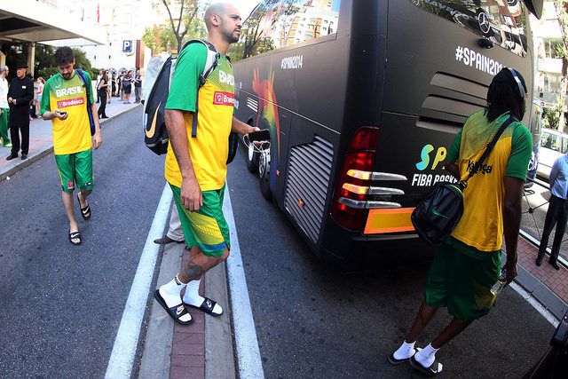 Atletas desembarcaram em São Paulo nesta quinta decepcionados pela queda nas quartas de final do Mundial de Basquete | divulgação CBB