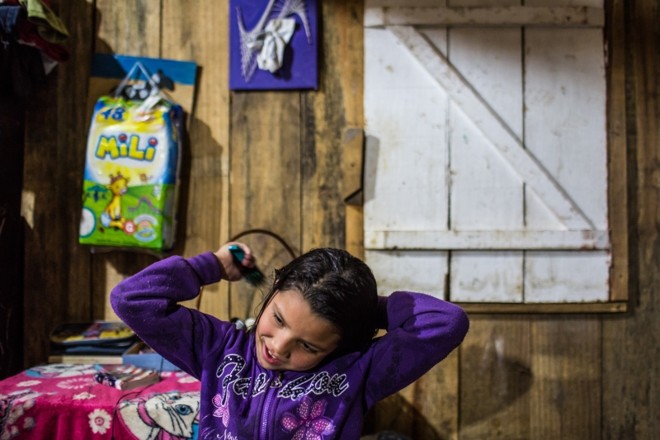 Emilaine dos Santos (10), filha de Rosenilda |