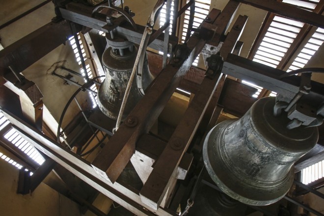 Vista interna da torre aonde se localizam os sinos na catedral | 