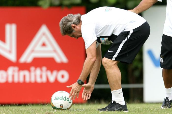 Oswaldo Oliveira não é mais treinador do Santos | Guilherme Dionizio / Folhapress