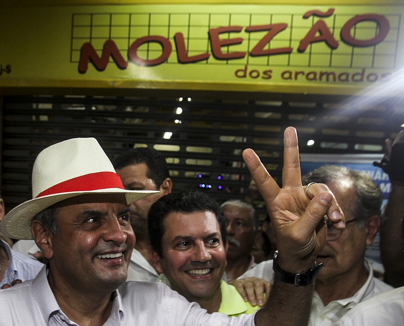 Candidato à Presidência da República Aécio Neves no Mercado Madureira, no Rio de Janeiro | EFE/ Antonio Lacerda