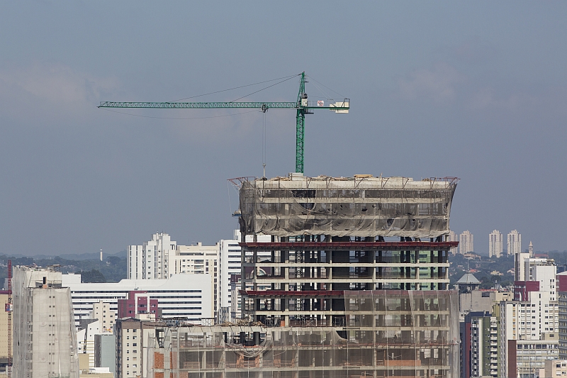 Com o resultado, o número de trabalhadores do setor somou 3,518 milhões em agosto, 0,49% a menos que no mesmo período de 2013 | Henry Milléo / Agência de Notícias Gazeta do Povo