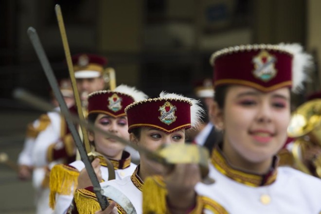 A escola Sagrado Coração de Jesus promove uma solenidade cívica todas as semanas, na qual o Hino Nacional é cantado por todos os alunos |