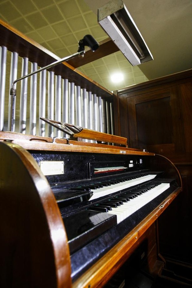 Órgão de sopro ainda é usado para animar missas e celebrações na Capela Central | 