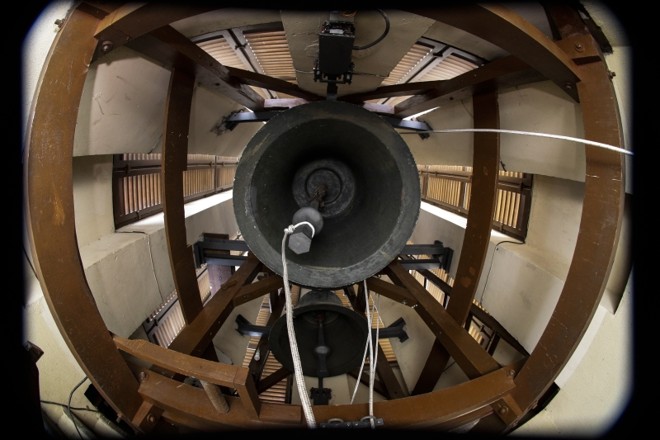 Vista interna da torre onde se localizam os sinos na catedral | 
