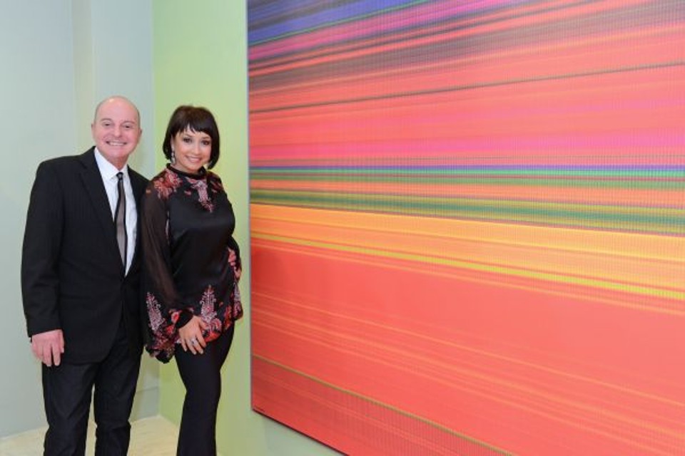 O artista plástico Carlos Eduardo Zimmermann e a marchande Zilda Fraletti na badalada abertura da exposição Zimmermann | Criador de Atmosferas, com a qual ela comemora 30 anos de trabalho dedicados às artes plásticas. A festa lotou o Design Center de amigos da dupla ZiZi na noite de quarta-feira | Gerson Lima
