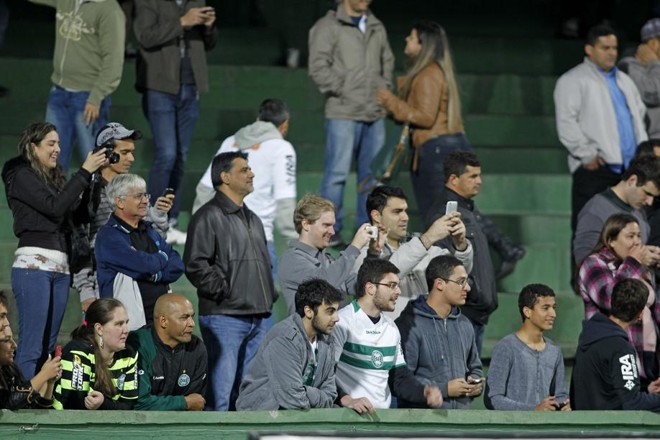 Torcida do Coritiba no jogo contra o São Paulo | 