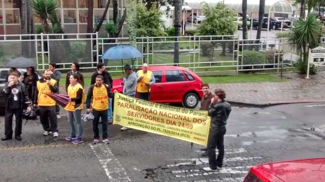 A paralisação da categoria ocorre para pressionar a recomposição das perdas inflacionárias sobre os salários desde 2006 | 