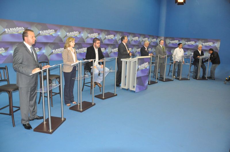 Candidatos se preparam para o debate: ausência de Beto Richa | Niomar Pereira