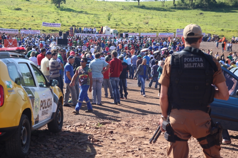 Manifestação realizada ontem reuniu 2 mil pessoas de Capanema, Capitão Leônidas Marques e outros municípios do Sudoeste | Marcelino Duarte/ Gazeta do Povo