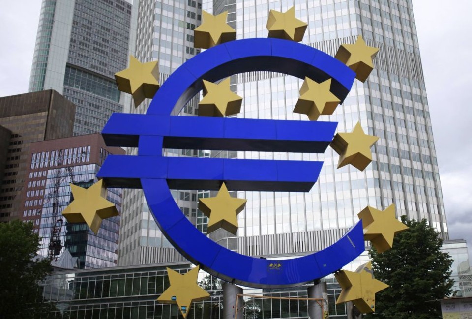 Freio na economia da União Europeia teve influência da contração na Alemanha e da falta de crescimento na França. | Reuters/Alex Domanski