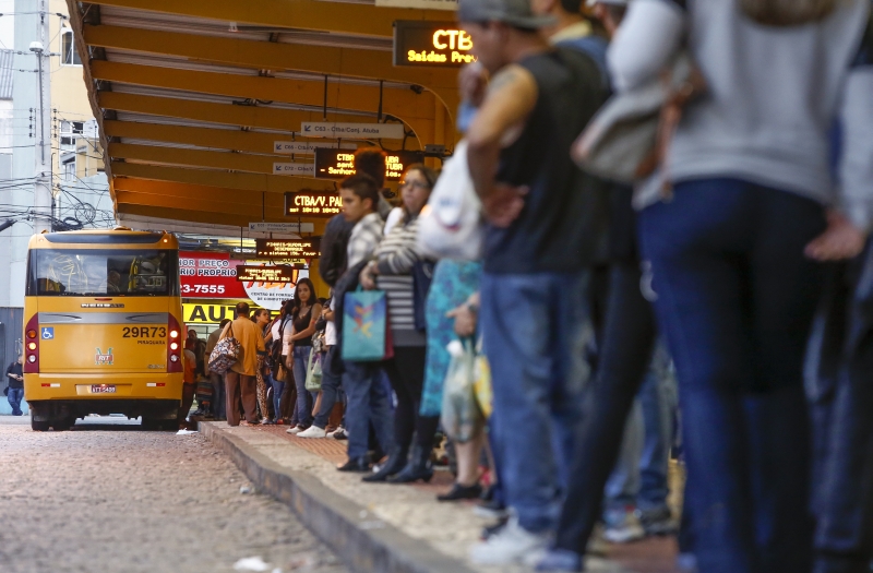 Rede Integrada de Transporte (RIT) da região metropolitana de Curitiba (RMC) interliga 14 cidades e atende 2 milhões de pessoas diariamente | Hugo Harada/ Gazeta do Povo