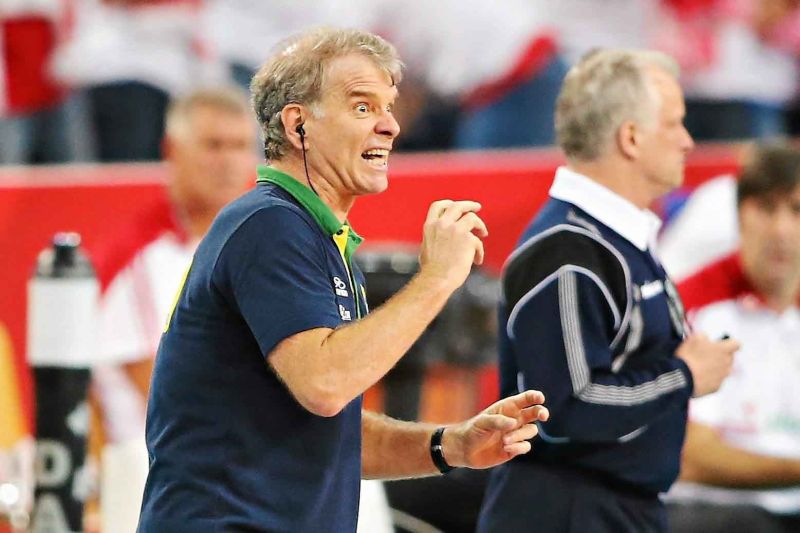 Bernardinho durante a dura derrota para a Polônia | Reuters