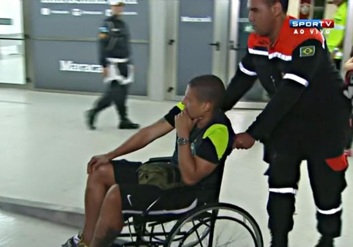 Alex chegou a ser internado após deixar o Maracanã de cadeira de rodas na desclassificação do Coxa diante do Flamengo | Reprodução SporTV