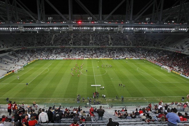 Aos poucos a torcida do Atlético foi chegando à Arena | 