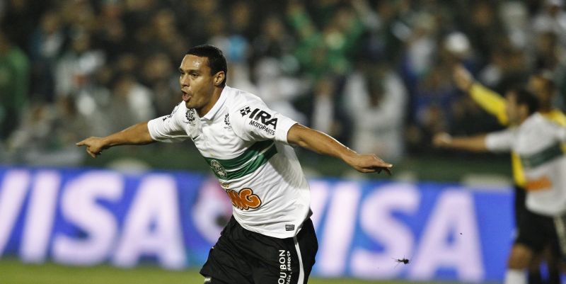Coxa eliminou o São Paulo da Copa do Brasil em 2012 | Daniel Castellano / Gazeta do Povo