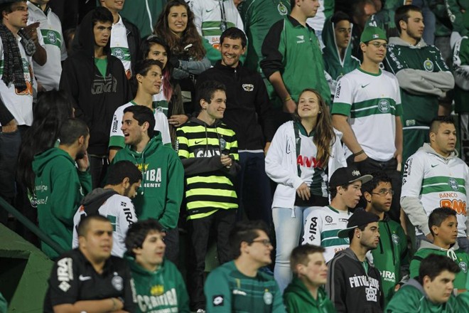 Torcida do Coritiba no jogo contra o São Paulo | 