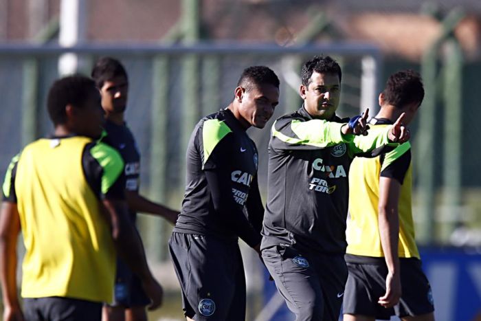 Marquinhos Santos não nega que a forma como o Coxa caiu na Copa do Brasil causou um certo desequilíbrio emocional no elenco | Albari Rosa / Gazeta do Povo