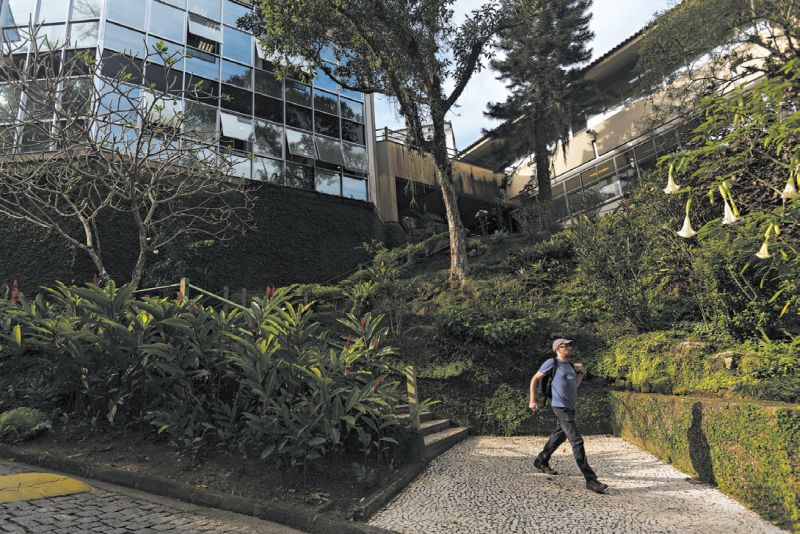 Uma escola de matemática nos morros do Rio atrai os melhores talentos do mundo através de salários de alta remuneração para o ensino | Ana Carolina Fernandes para The New York Times