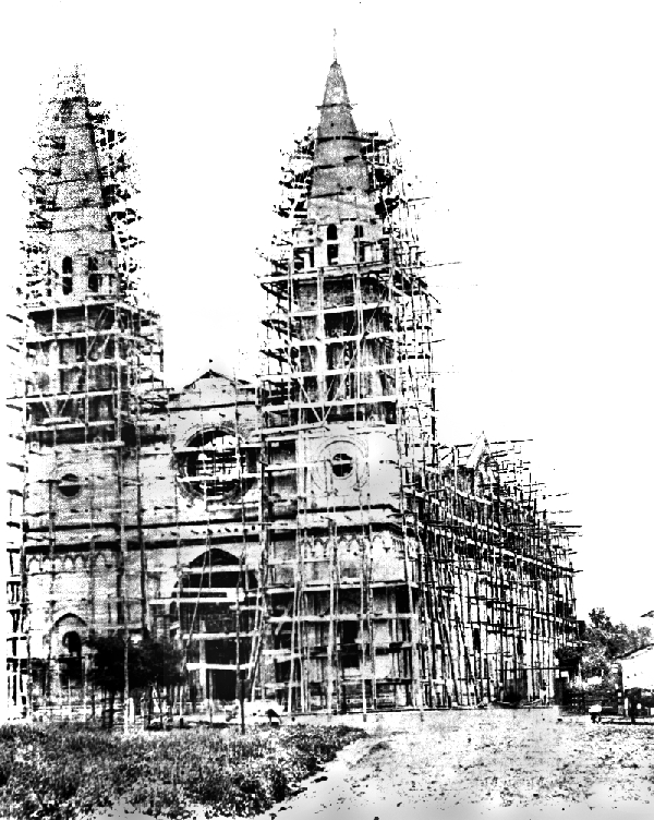 A Catedral de Curitiba em construção, ainda cercada de andaimes, em 1886 | Acervo Cid Destefani