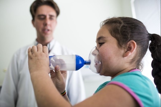 Extensor dado pelo médico tem a função de ser mais eficiente na aspiração do medicamento contra a asma | 