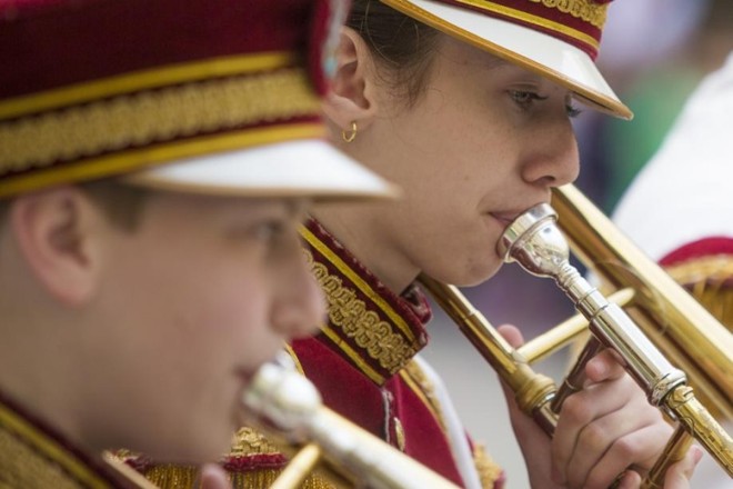 A escola Sagrado Coração de Jesus promove uma solenidade cívica todas as semanas, na qual o Hino Nacional é cantado por todos os alunos |