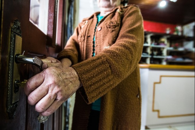 Comerciante do Jardim Itália não mantém a loja aberta com medo de assalto. Vendas somente para pessoas conhecidas | 