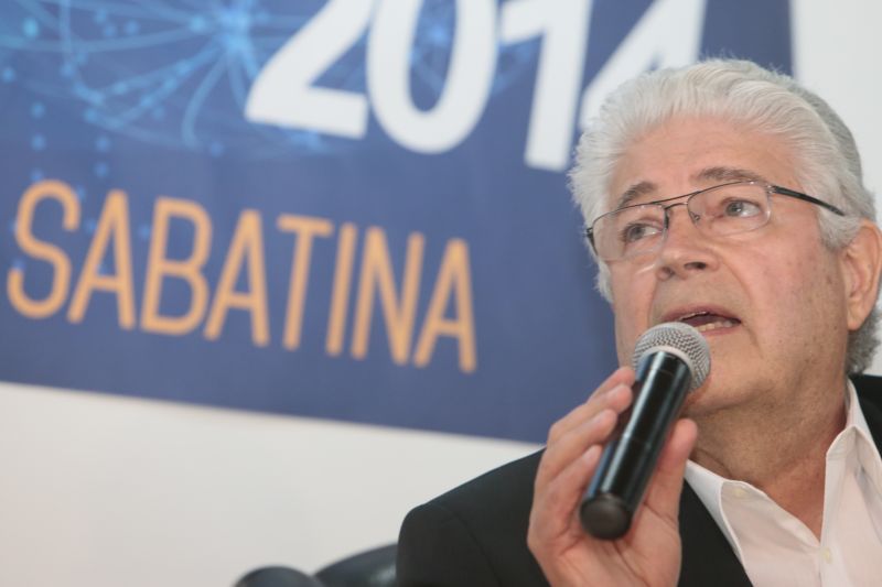 Requião durante sabatina na Universidade Positivo | Cesar Machado/Gazeta do Povo