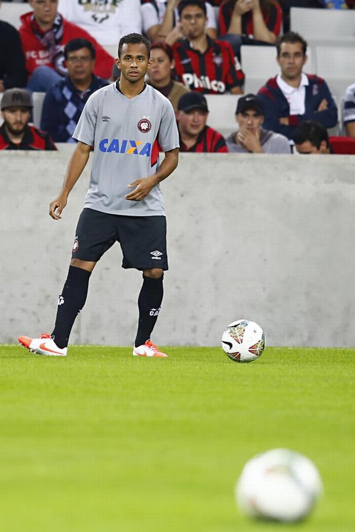 Sueliton retorna ao Atlético após quatro partidas | Felipe Rosa / Tribuna do Paraná